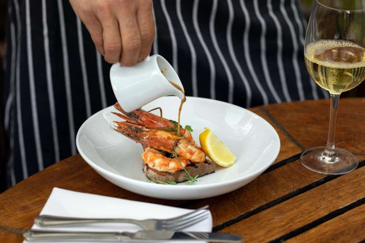 The Griffin Inn Fletching Bagian luar foto