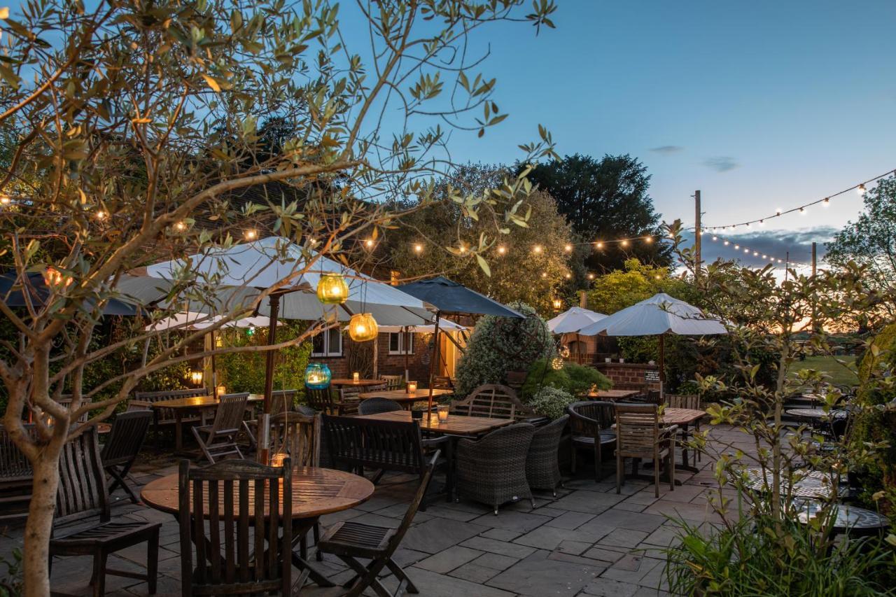 The Griffin Inn Fletching Bagian luar foto
